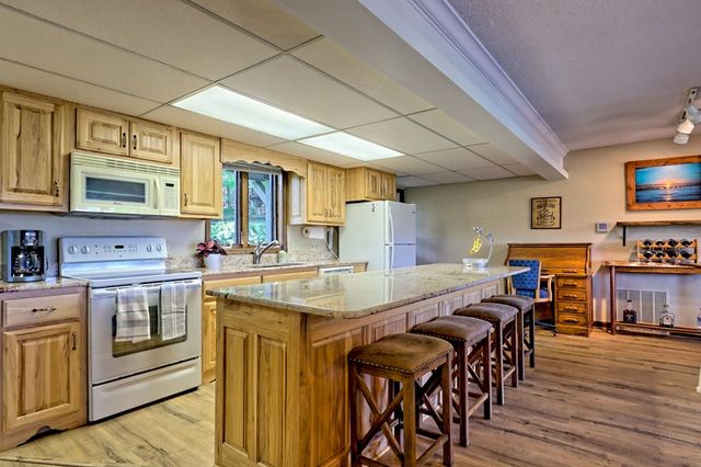 623 Overlook Way, Sky Valley, GA 30537