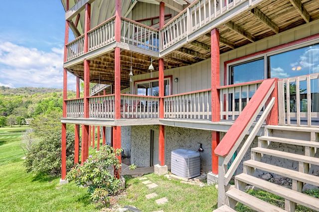 623 Overlook Way, Sky Valley, GA 30537