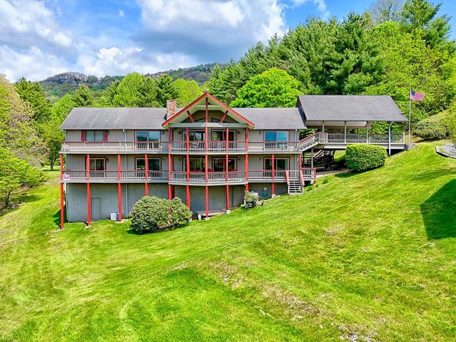 623 Overlook Way, Sky Valley, GA 30537