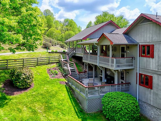 623 Overlook Way, Sky Valley, GA 30537