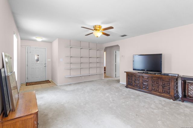 13422 RUTGERS GDN, San Antonio, TX 78249