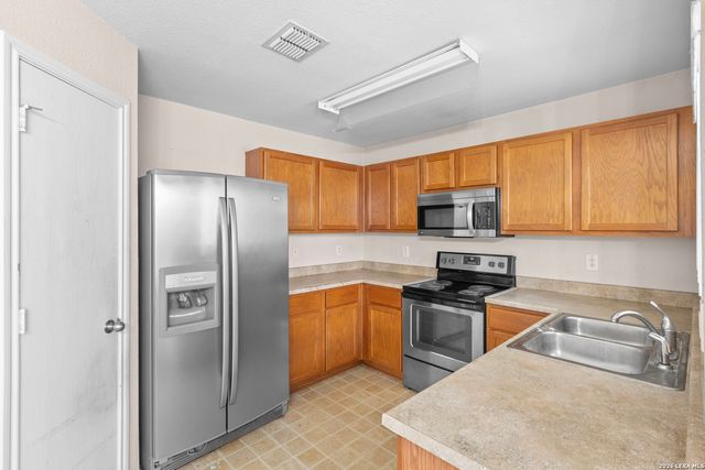 13422 RUTGERS GDN, San Antonio, TX 78249