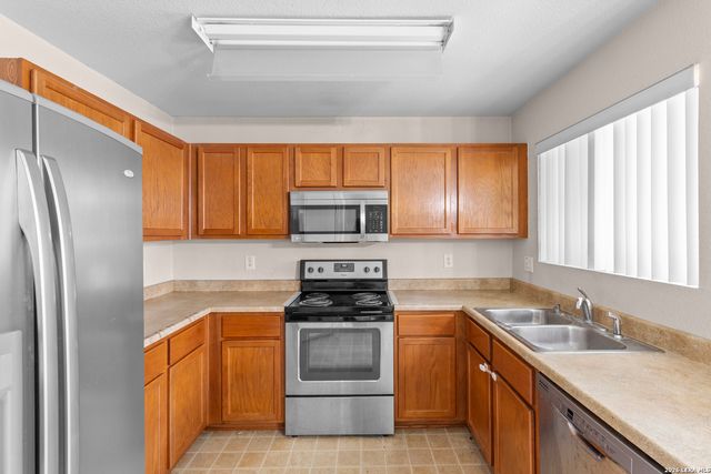 13422 RUTGERS GDN, San Antonio, TX 78249