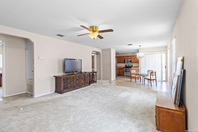 13422 RUTGERS GDN, San Antonio, TX 78249