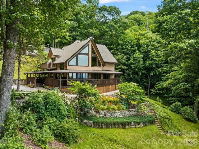 670 Parkway Drive, Maggie Valley, NC 28751