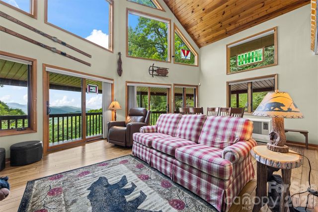 670 Parkway Drive, Maggie Valley, NC 28751