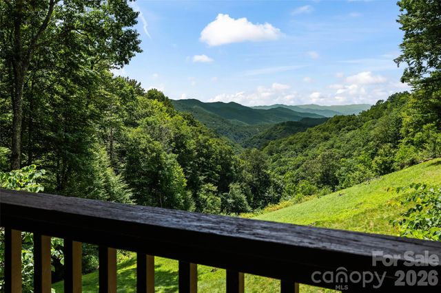 670 Parkway Drive, Maggie Valley, NC 28751