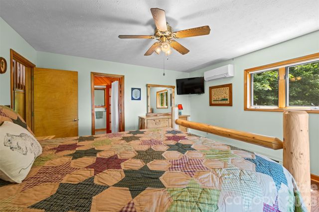 670 Parkway Drive, Maggie Valley, NC 28751