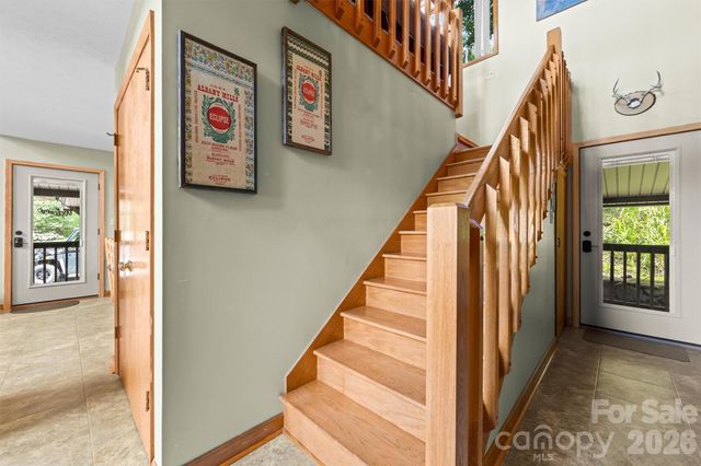 670 Parkway Drive, Maggie Valley, NC 28751