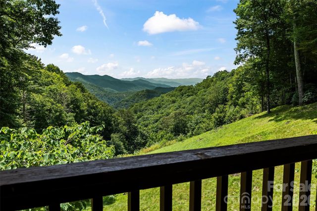 670 Parkway Drive, Maggie Valley, NC 28751