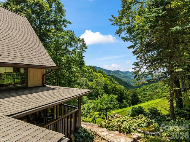 670 Parkway Drive, Maggie Valley, NC 28751