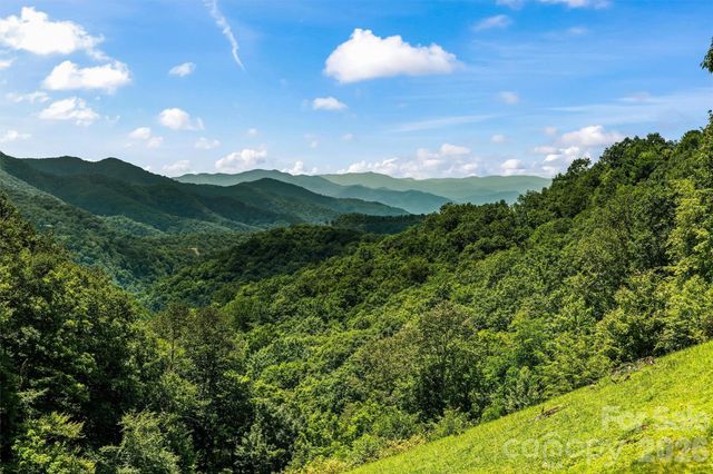 670 Parkway Drive, Maggie Valley, NC 28751