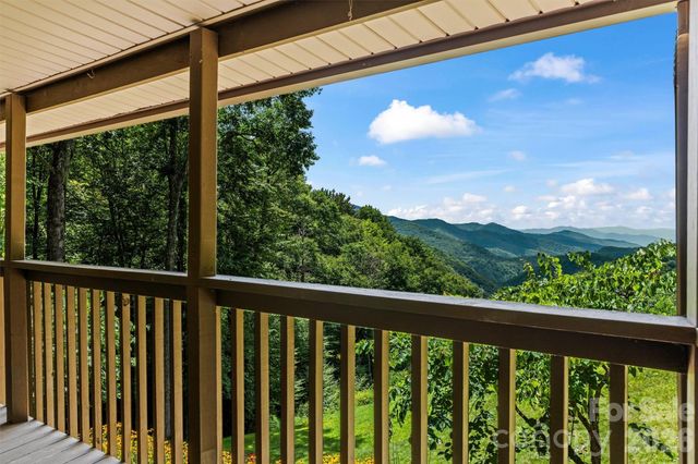 670 Parkway Drive, Maggie Valley, NC 28751