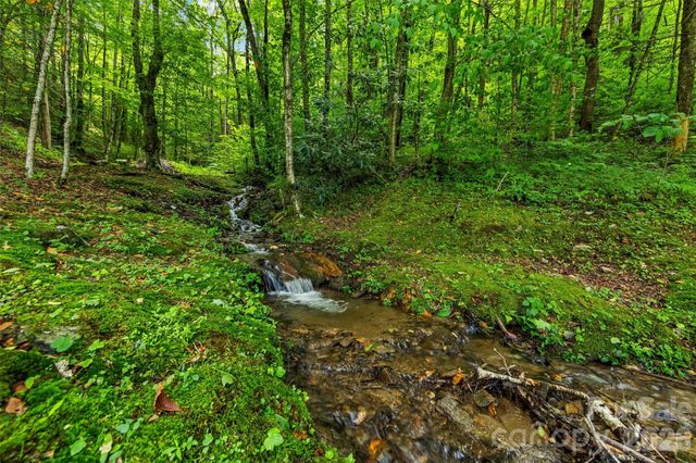670 Parkway Drive, Maggie Valley, NC 28751