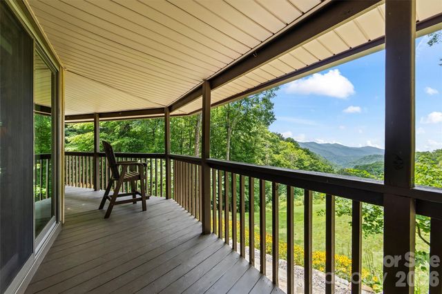 670 Parkway Drive, Maggie Valley, NC 28751