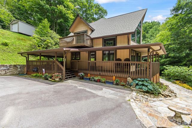 670 Parkway Drive, Maggie Valley, NC 28751