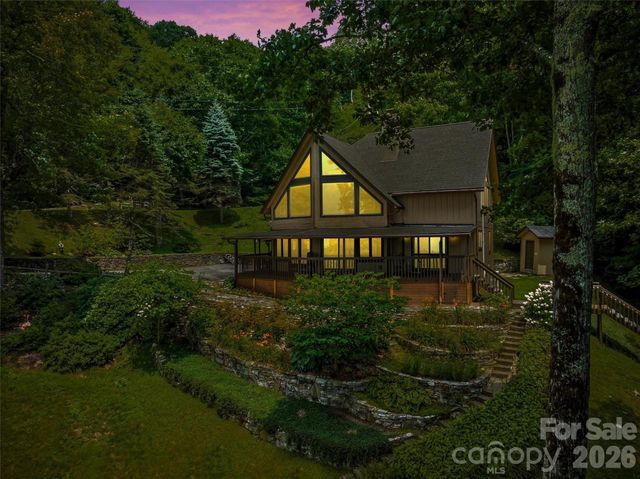 670 Parkway Drive, Maggie Valley, NC 28751
