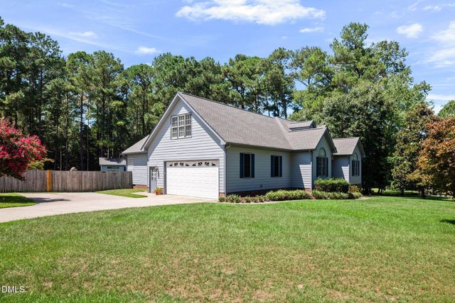 400 La Vista Court, Benson, NC 27504