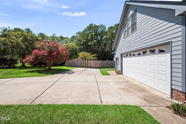 400 La Vista Court, Benson, NC 27504