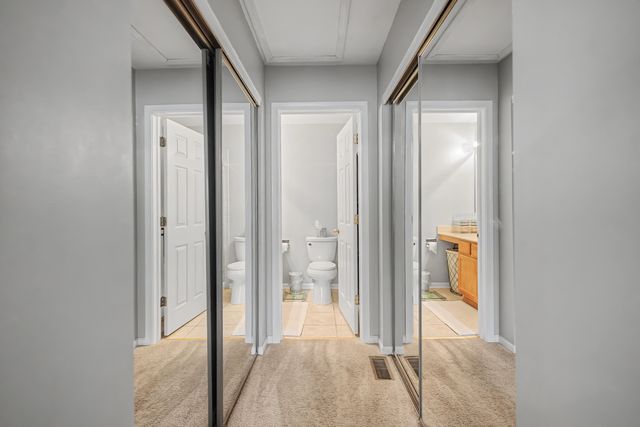 302 Tower Hill Drive 302, St. Charles, IL 60175