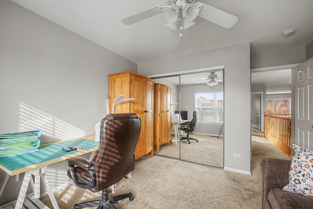 302 Tower Hill Drive 302, St. Charles, IL 60175