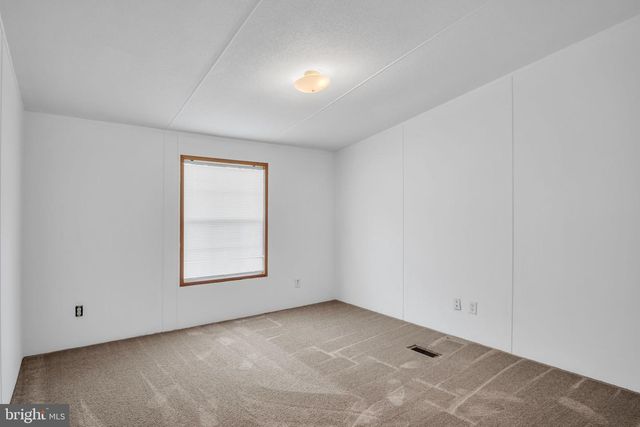 11 TYLER DR, East Berlin, PA 17316