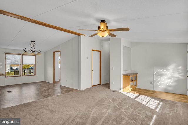 11 TYLER DR, East Berlin, PA 17316