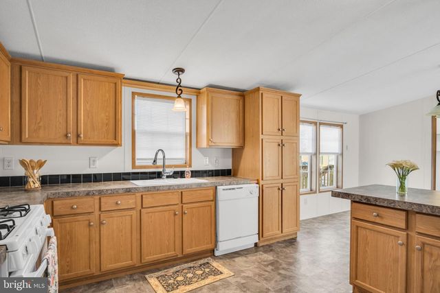 11 TYLER DR, East Berlin, PA 17316