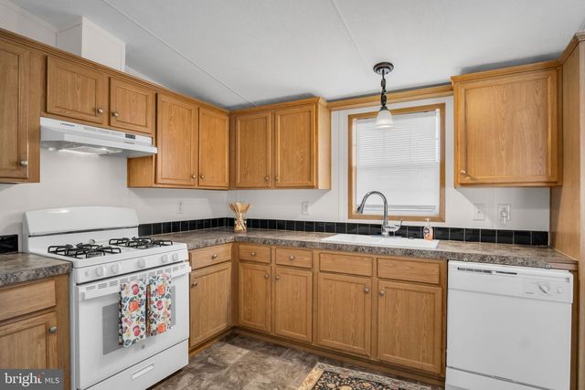 11 TYLER DR, East Berlin, PA 17316