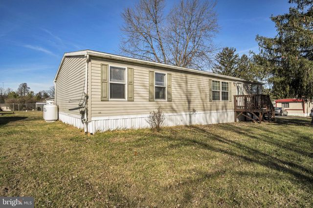 11 TYLER DR, East Berlin, PA 17316