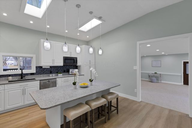 68 3rd Avenue SW, Etna, OH 43062