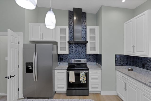 68 3rd Avenue SW, Etna, OH 43062