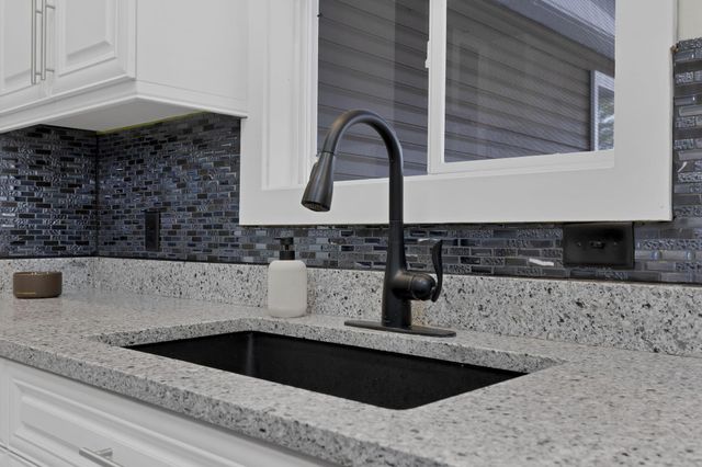 68 3rd Avenue SW, Etna, OH 43062