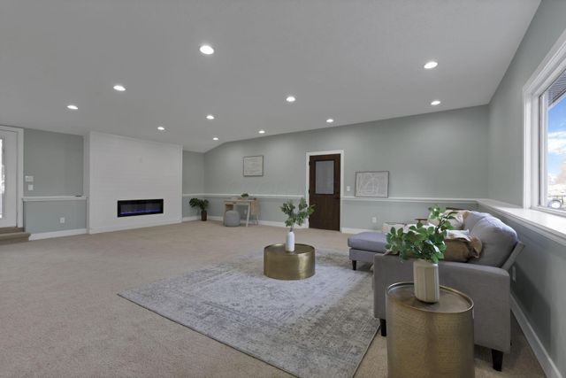 68 3rd Avenue SW, Etna, OH 43062