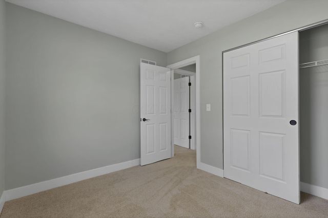 68 3rd Avenue SW, Etna, OH 43062