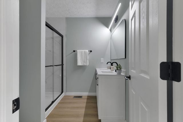 68 3rd Avenue SW, Etna, OH 43062