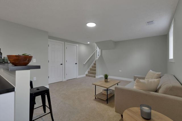 68 3rd Avenue SW, Etna, OH 43062