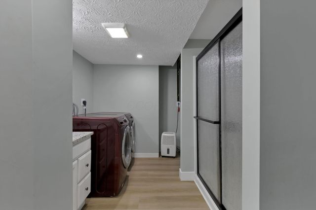 68 3rd Avenue SW, Etna, OH 43062