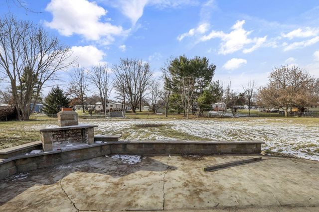 68 3rd Avenue SW, Etna, OH 43062
