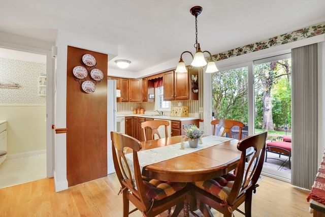 7 Plantation Dr 7, Agawam, MA 01001