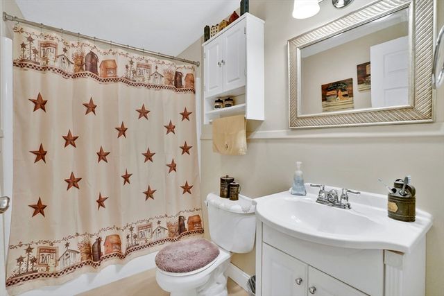 7 Plantation Dr 7, Agawam, MA 01001