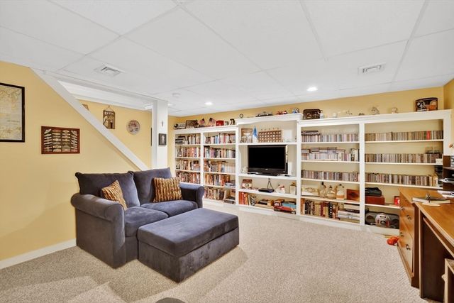 7 Plantation Dr 7, Agawam, MA 01001