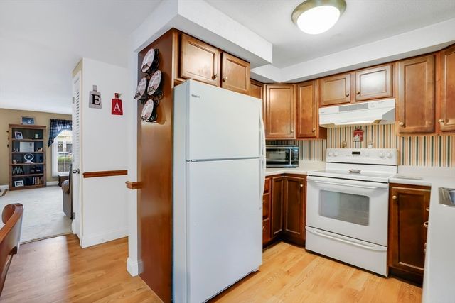 7 Plantation Dr 7, Agawam, MA 01001