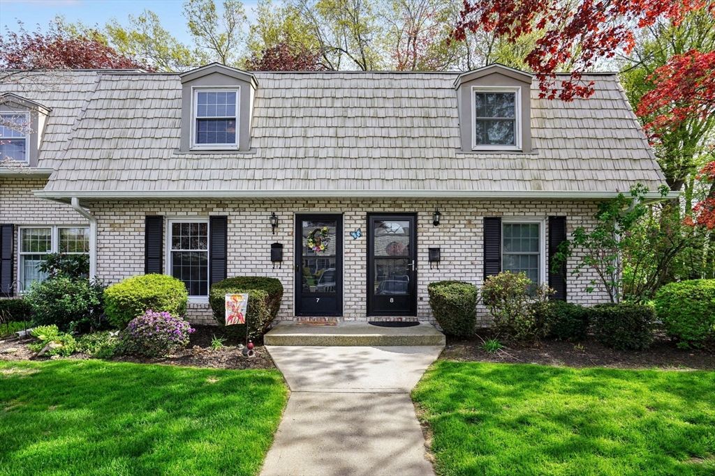 7 Plantation Dr 7, Agawam, MA 01001