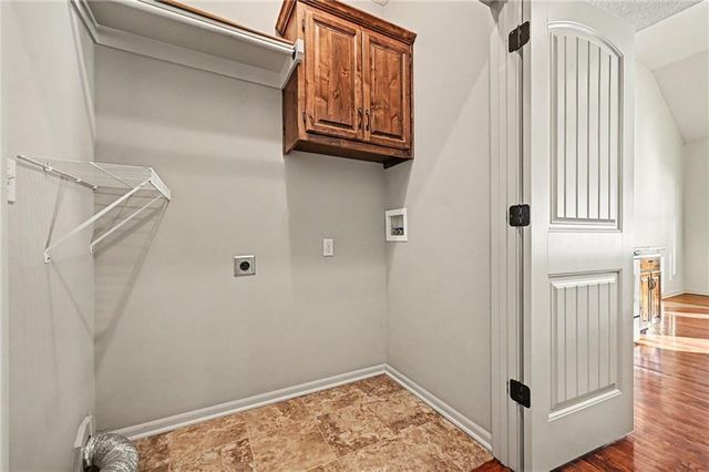 217 Ashmont Drive, Smithville, MO 64089