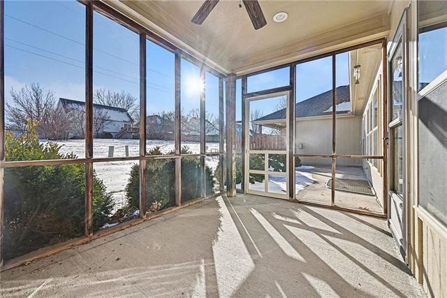 217 Ashmont Drive, Smithville, MO 64089