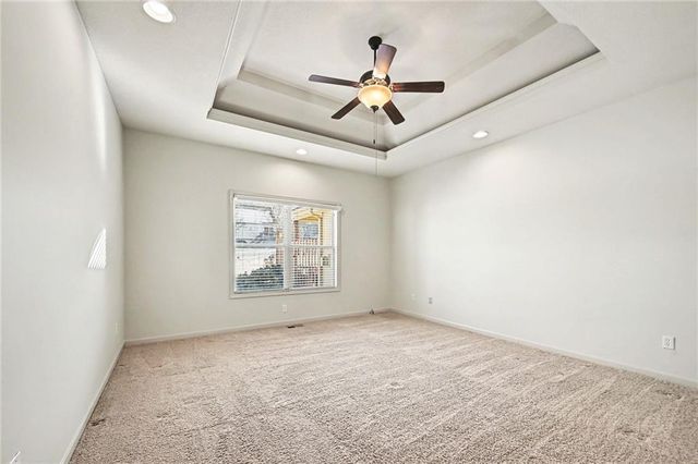 217 Ashmont Drive, Smithville, MO 64089