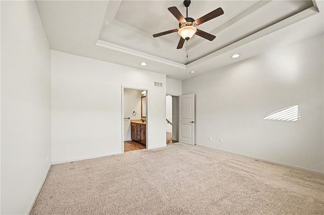 217 Ashmont Drive, Smithville, MO 64089