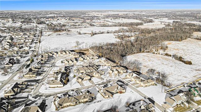 217 Ashmont Drive, Smithville, MO 64089