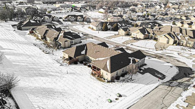 217 Ashmont Drive, Smithville, MO 64089